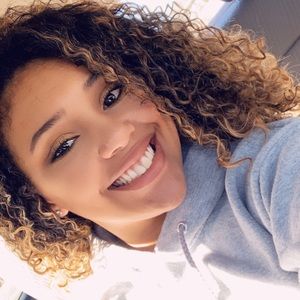 Meet your Posher, Vanessa